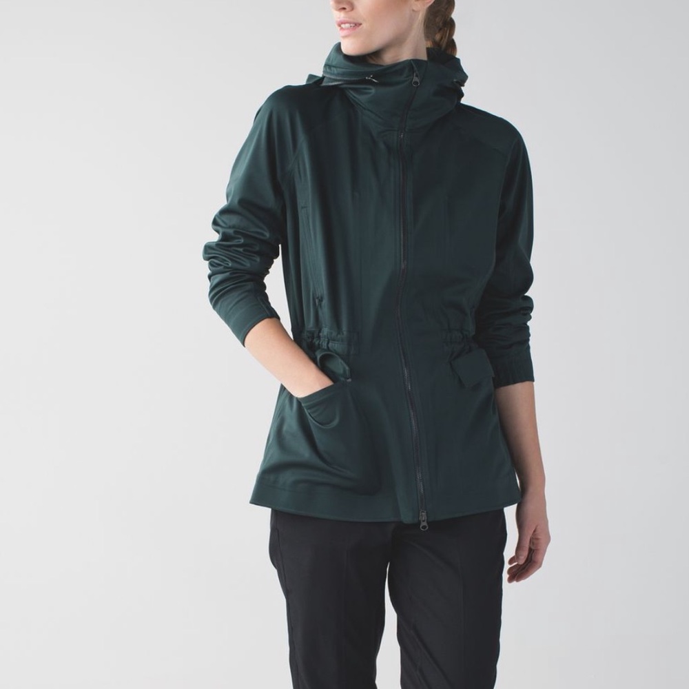 Lululemon green cityfarer jacket sz 4 worn once